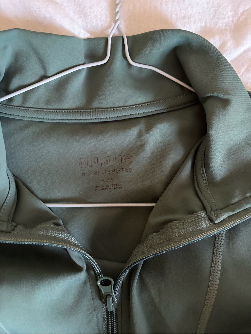 Women’s Green Active Zip Jacket & Flare leg Leggings Yoga Pants Set - Picture 5 of 9